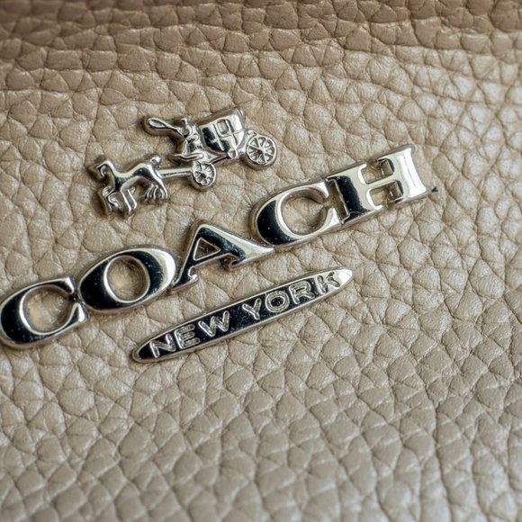 Meet your Posher, Julie - Picture 4 of 5